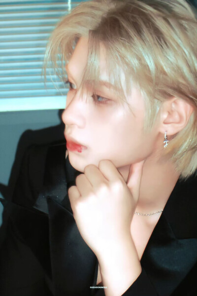 黄明昊