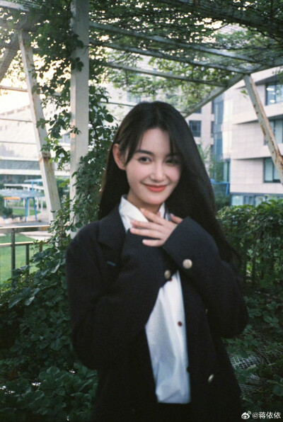 蒋依依