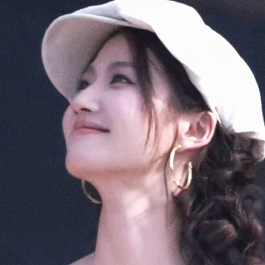 我只是没有办法眼睛不看着她