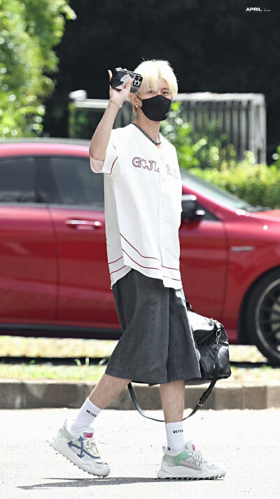 任嘉伦