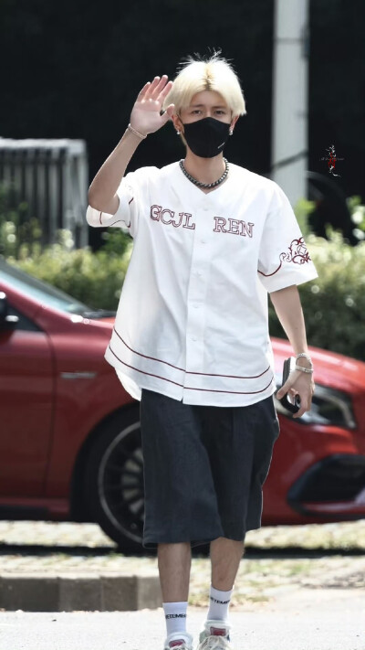 任嘉伦