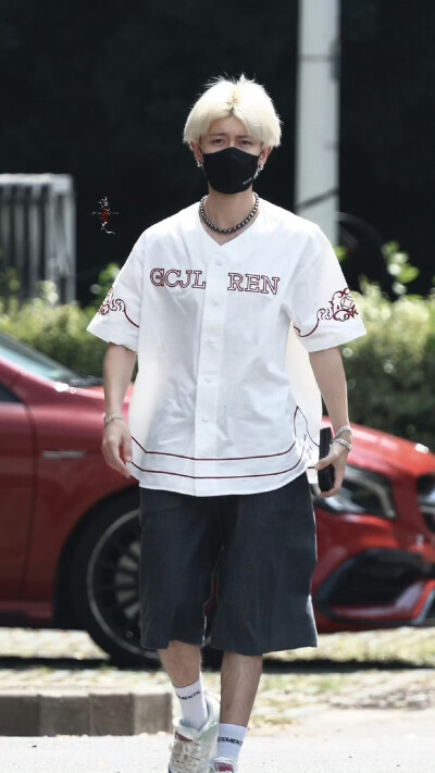 任嘉伦