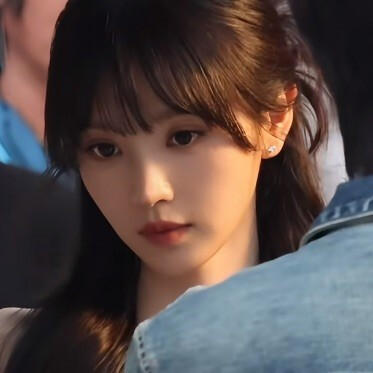 圆圆的脑袋大大耳朵
