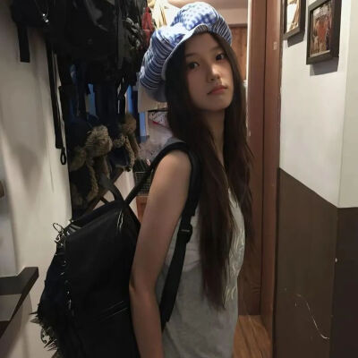你是树荫还是雨滴 我没戴眼镜 分不清