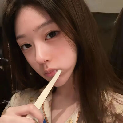 你是树荫还是雨滴 我没戴眼镜 分不清