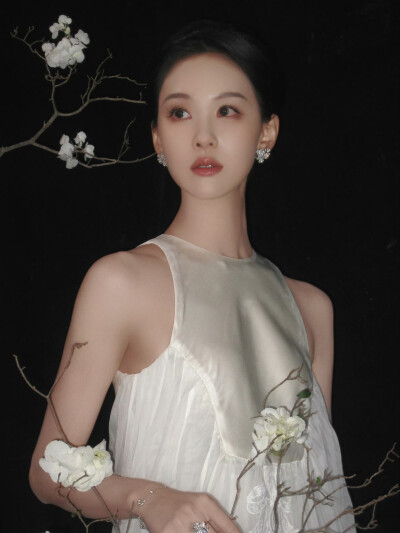 陈都灵