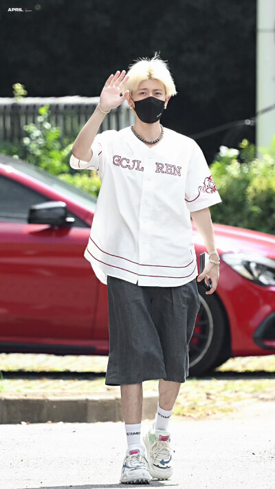 任嘉伦