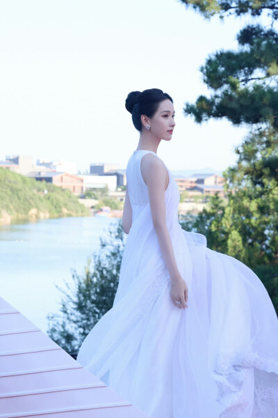 陈都灵