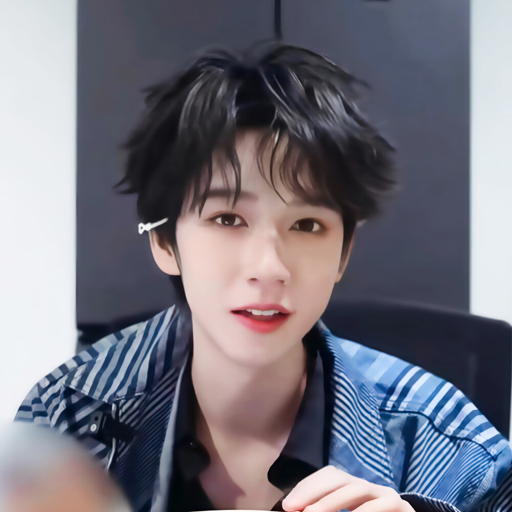 
“请和这样的我恋爱吧。”