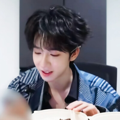 
“请和这样的我恋爱吧。”