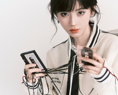 鞠婧祎