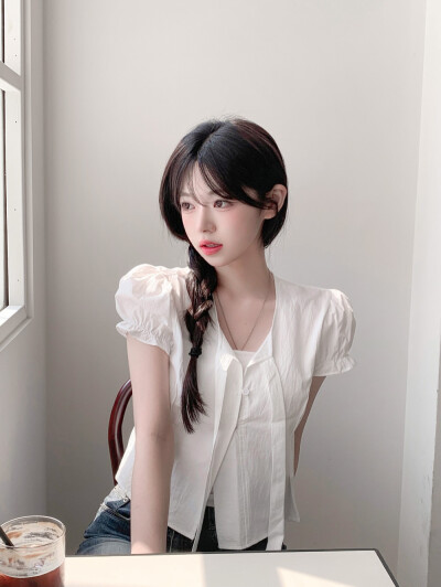 ദ്ദി˶><)✧ 