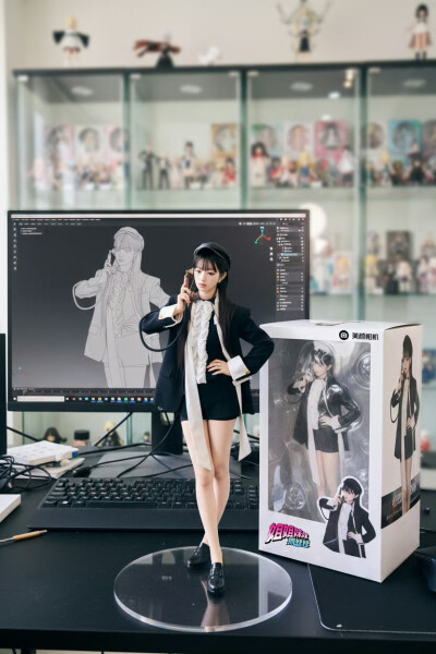 女推