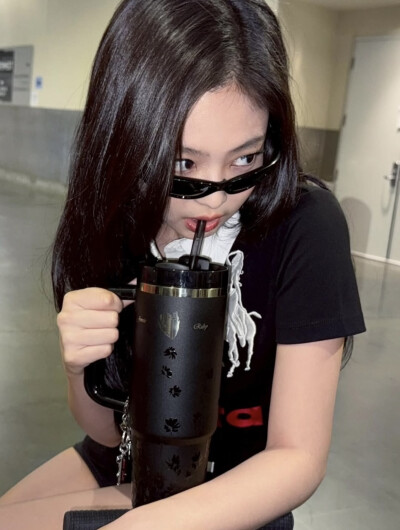 妮