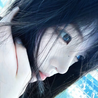 女