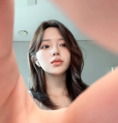 ദ്ദി˶><)✧ 