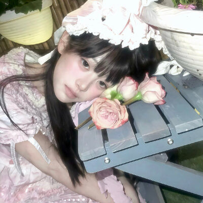 女