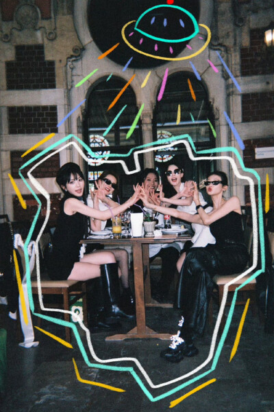 女推