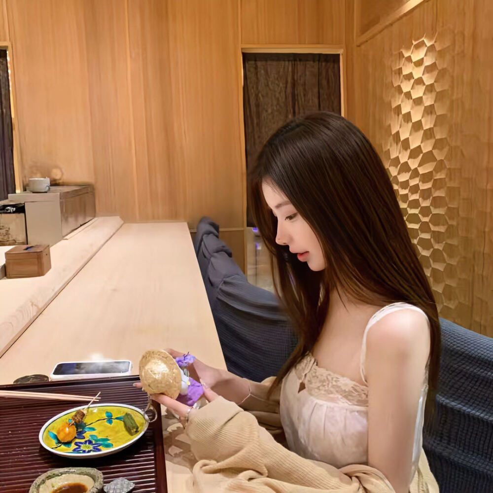 如果碰不到双唇那你的笑容就是我的吻痕