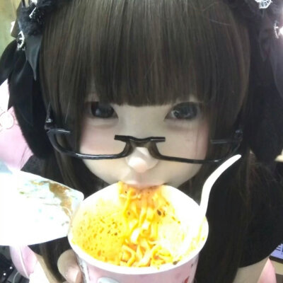 女