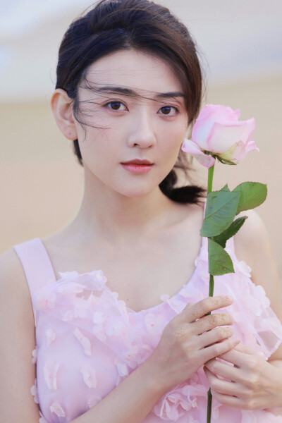 梁洁