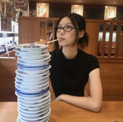 ٩(˃̶͈̀௰˂̶͈́)و