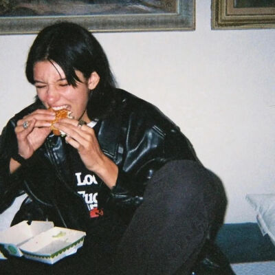 ٩(˃̶͈̀௰˂̶͈́)و