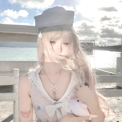 女