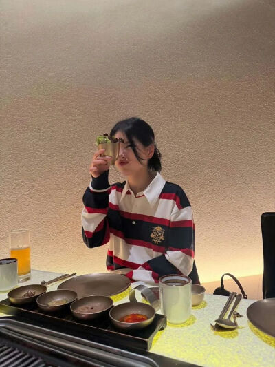 ٩(˃̶͈̀௰˂̶͈́)و