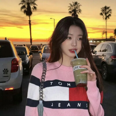 ٩(˃̶͈̀௰˂̶͈́)و