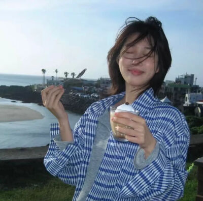 ٩(˃̶͈̀௰˂̶͈́)و