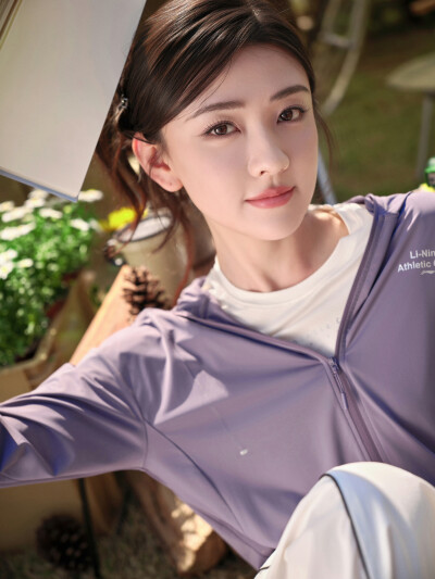 梁洁