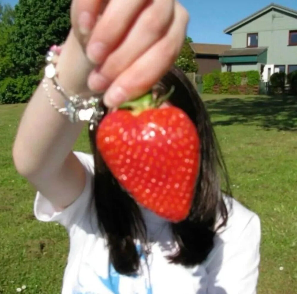 ٩(˃̶͈̀௰˂̶͈́)و