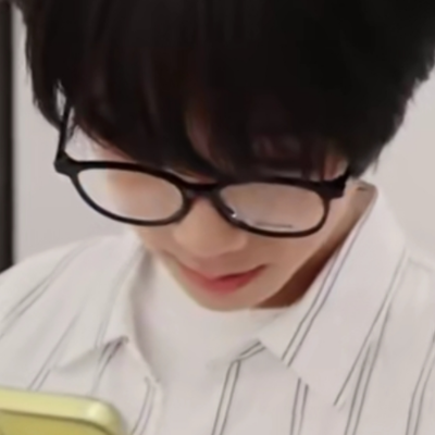眼镜男