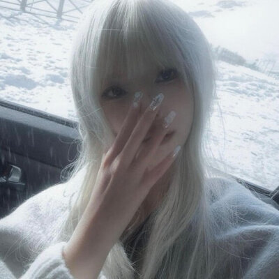 女