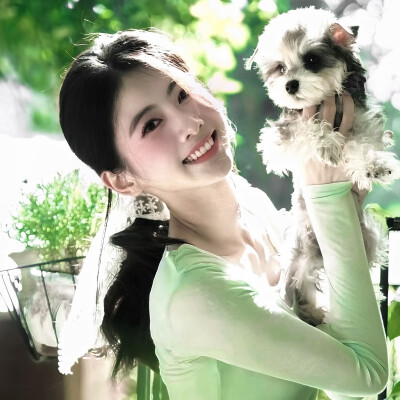 Moss-grown lanes—《青石巷》*伞下旧年雨