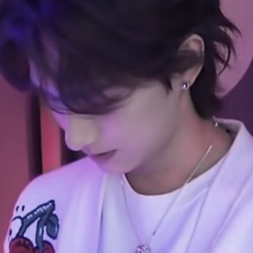 文俊辉，这四张是调过色的自选吧