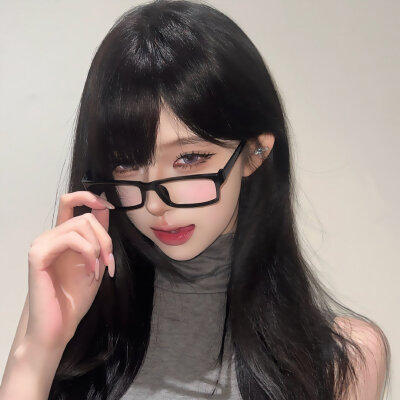 女
