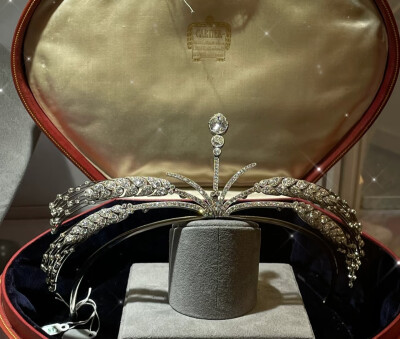 Cartier钻石冠冕