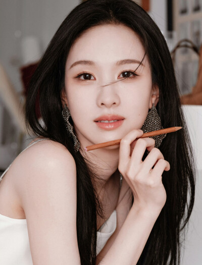 陈都灵