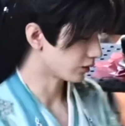 无人扶我凌云志，有人我也上不去