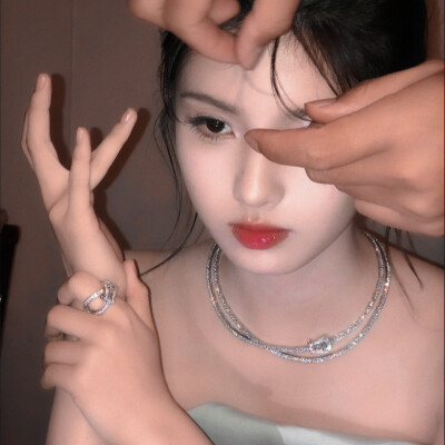 ·交杯‖艾米
﹥Alis volat propriis