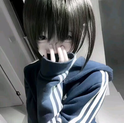 女