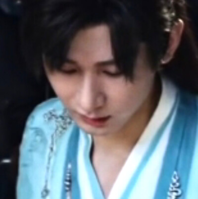 无人扶我凌云志，有人我也上不去