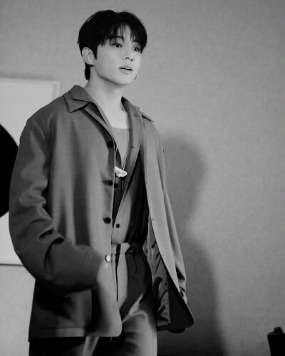 250916
Calvin Klein ins更新柾国相关
