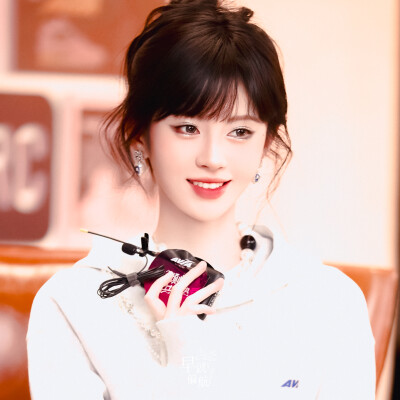 鞠婧祎