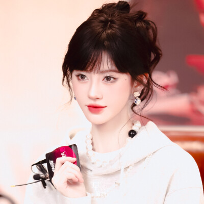 鞠婧祎