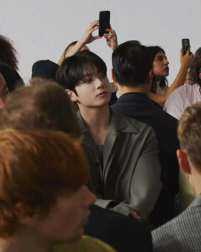 250916
Calvin Klein ins更新柾国相关