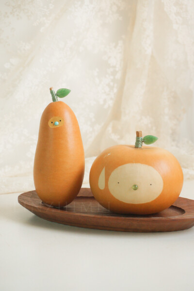 新做的
摆件：冬瓜、苹果、梨
手串：闹别扭和听八卦