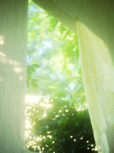 雨天：小清新女头像